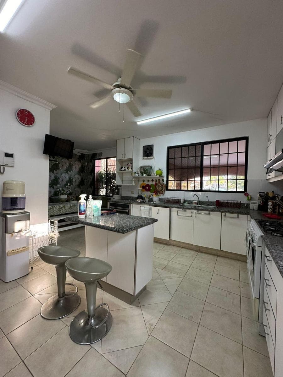 Venta. Via Samborondon. Urbanización Tennis Club. 3 Habitaciones.$390.000, Guayas — imagen 9