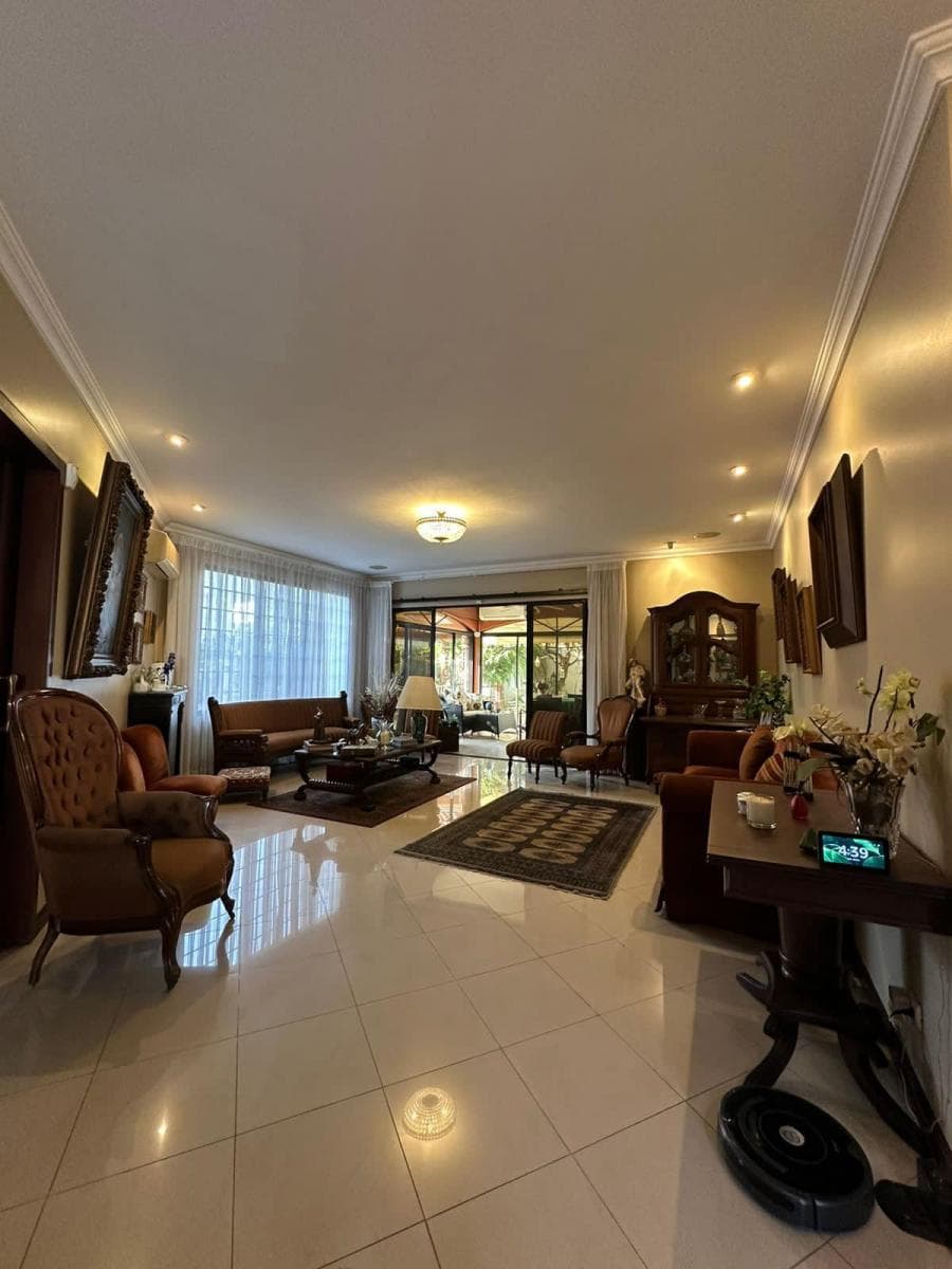 Venta. Via Samborondon. Urbanización Tennis Club. 3 Habitaciones.$390.000, Guayas — imagen 2