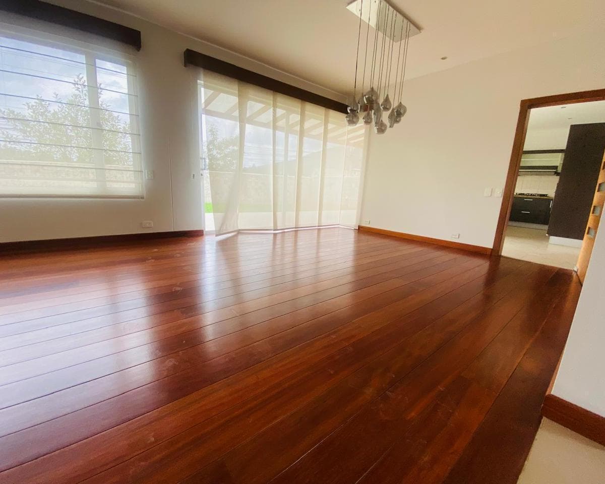 Cumbayá, Casa en Venta, 286 m², 3 Habitaciones — imagen 1