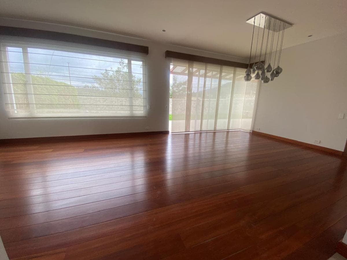Cumbayá, Casa en Venta, 286 m², 3 Habitaciones — imagen 9