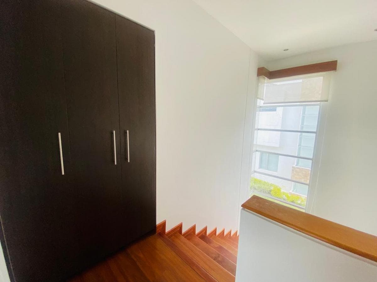 Cumbayá, Casa en Venta, 286 m², 3 Habitaciones — imagen 5