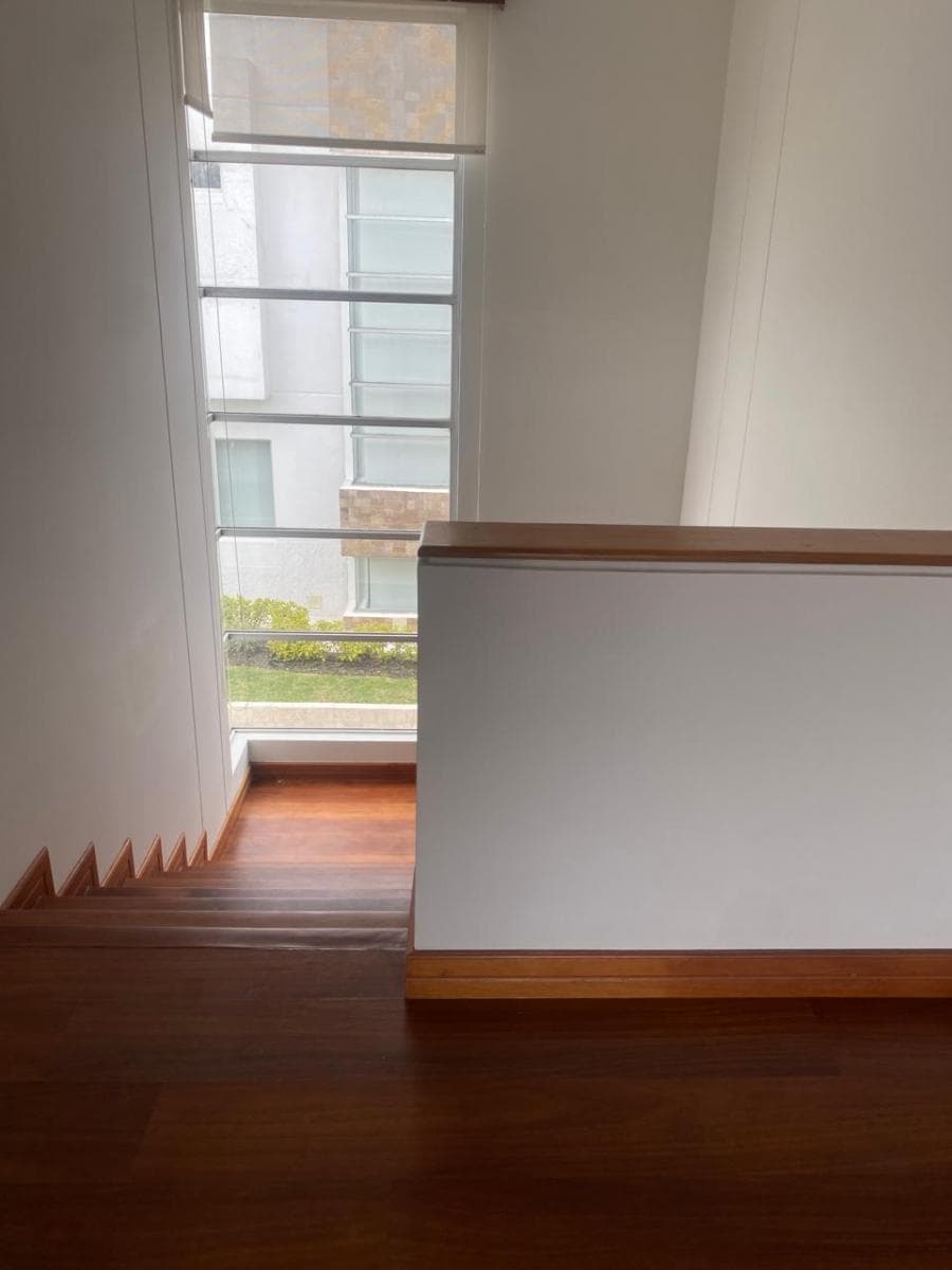 Cumbayá, Casa en Venta, 286 m², 3 Habitaciones — imagen 3