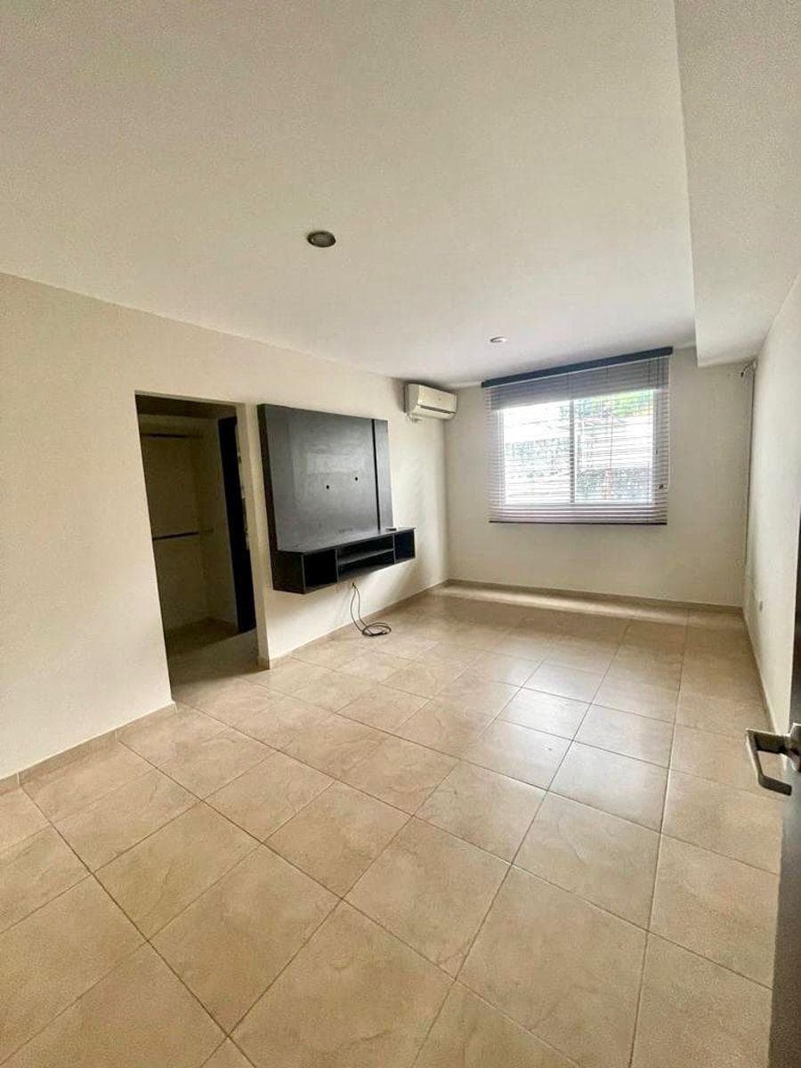 6584.santa Cecilia, Ceibos vendo de Oportunidad departamento 3 Dorm.,187 m², $120.000. Guayas — imagen 8