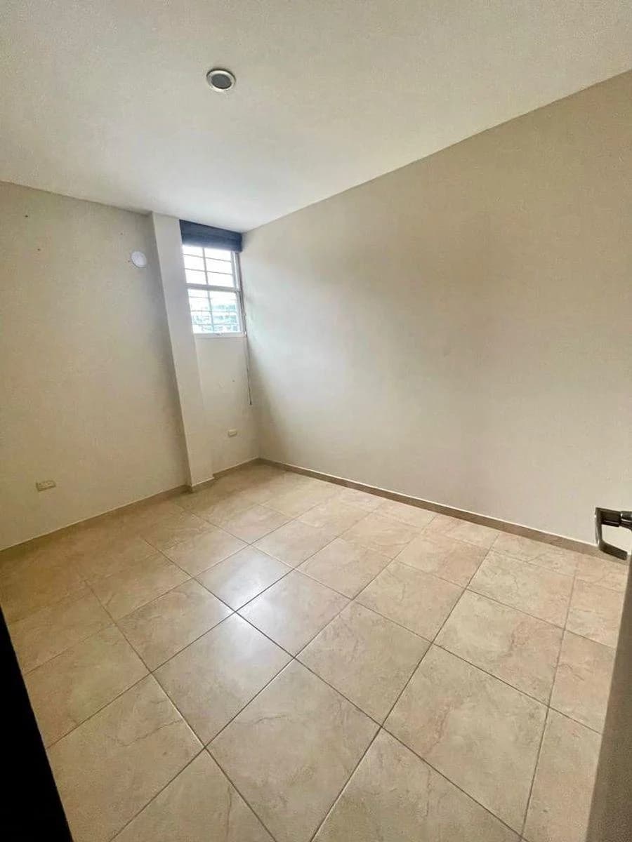 6584.santa Cecilia, Ceibos vendo de Oportunidad departamento 3 Dorm.,187 m², $120.000. Guayas — imagen 3