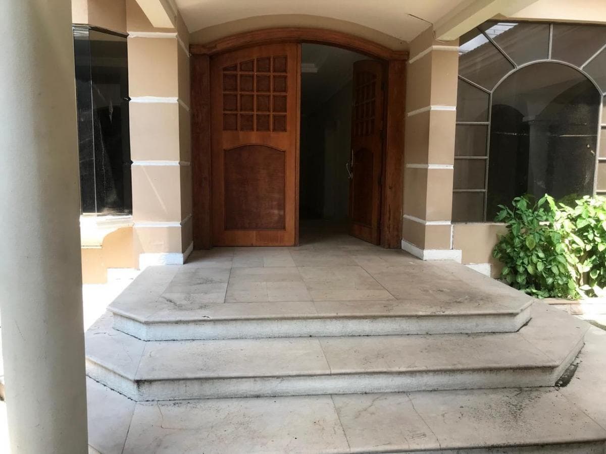 Norte. Urdesa Central Alquilo Amplia Casa Residencial con Piscina Impecable, Guayas — imagen 10