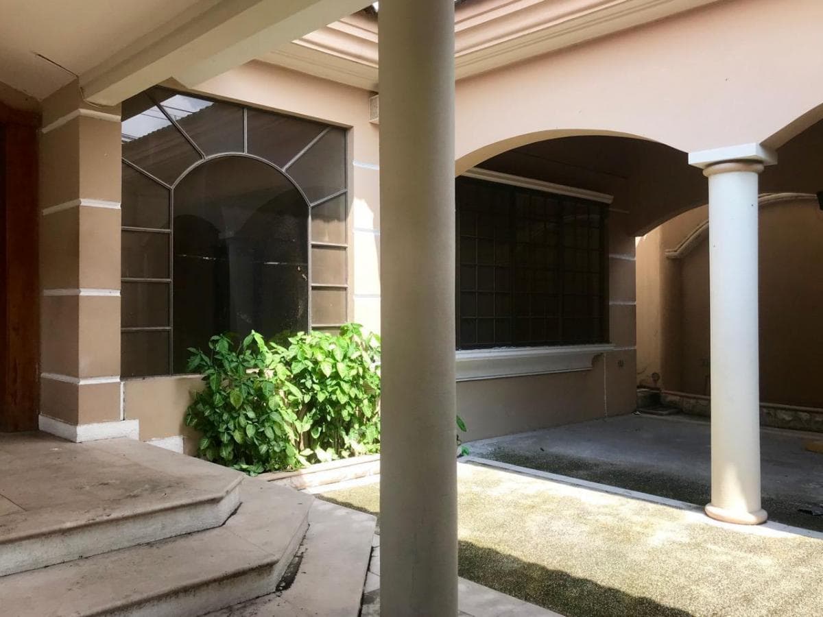 Norte. Urdesa Central Alquilo Amplia Casa Residencial con Piscina Impecable, Guayas — imagen 9