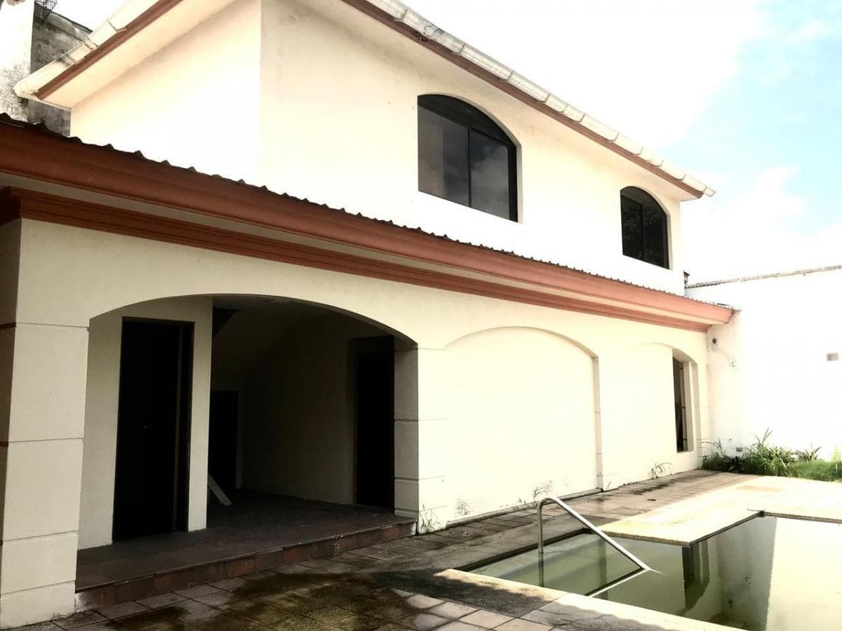 Norte. Urdesa Central Alquilo Amplia Casa Residencial con Piscina Impecable, Guayas — imagen 5