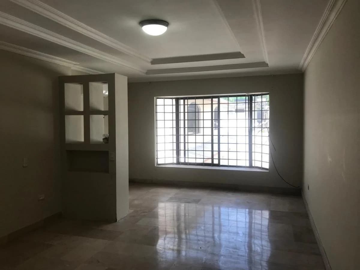 Norte. Urdesa Central Alquilo Amplia Casa Residencial con Piscina Impecable, Guayas — imagen 2