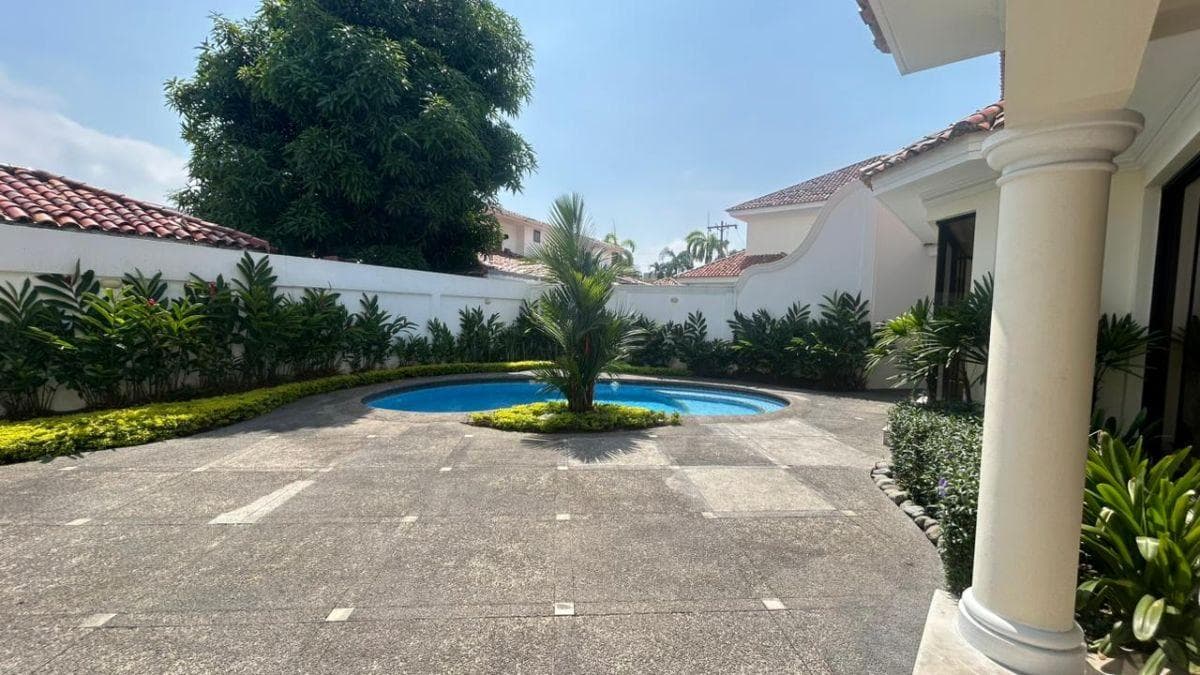 Samborondón, Hermosa Casa en Renta de 4 Dorm. en Urbanización de Alta Plusvalía, Guayas — imagen 10