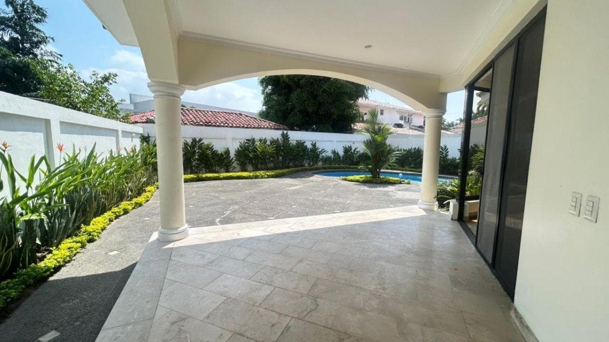 Samborondón, Hermosa Casa en Renta de 4 Dorm. en Urbanización de Alta Plusvalía, Guayas — imagen 3