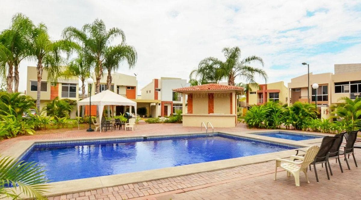 Venta de Casa de Oportunidad en Urb. Belohorizonte - R. Luna, Guayas — imagen 4