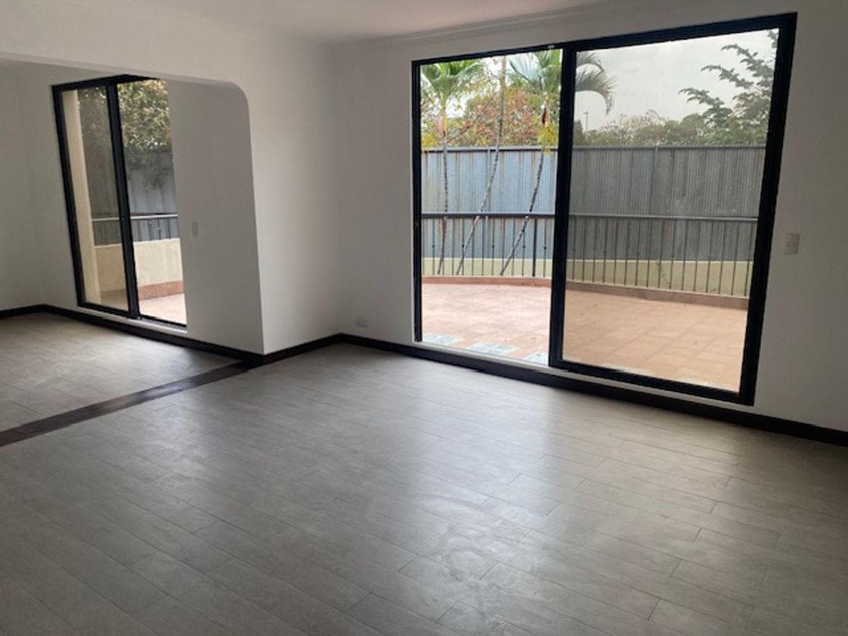 Urbanizacion Palmar del Rio, casa Amplia con 2 Maste Uno en Planta Baja, de Oportunidad, Guayas — imagen 5