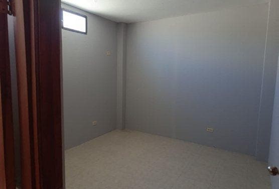 Se Vende Casa de Una Planta con Loza - W. Sánchez — imagen 3