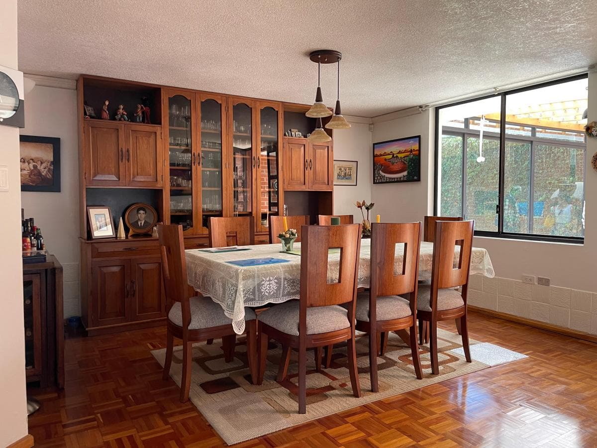 Vendo Hermosa Casa Ponciano Alto, Para Familias Grandes. o Empresas. Provincia de Pichincha — imagen 6