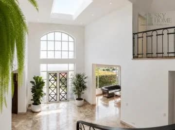 Venta Casa de Lujo en Urbanización Arrayanes Puembo, 1.200 m² de Terreno, 4 Habitaciones, 2 Plantas — imagen 2