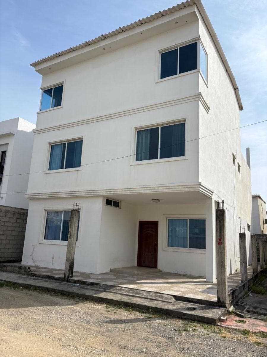 Casa con 6 Habitaciones de 180 m² en Venta en Sur de Playas, Guayas — imagen 10