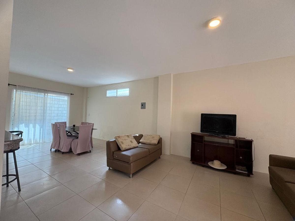 Casa con 6 Habitaciones de 180 m² en Venta en Sur de Playas, Guayas — imagen 8