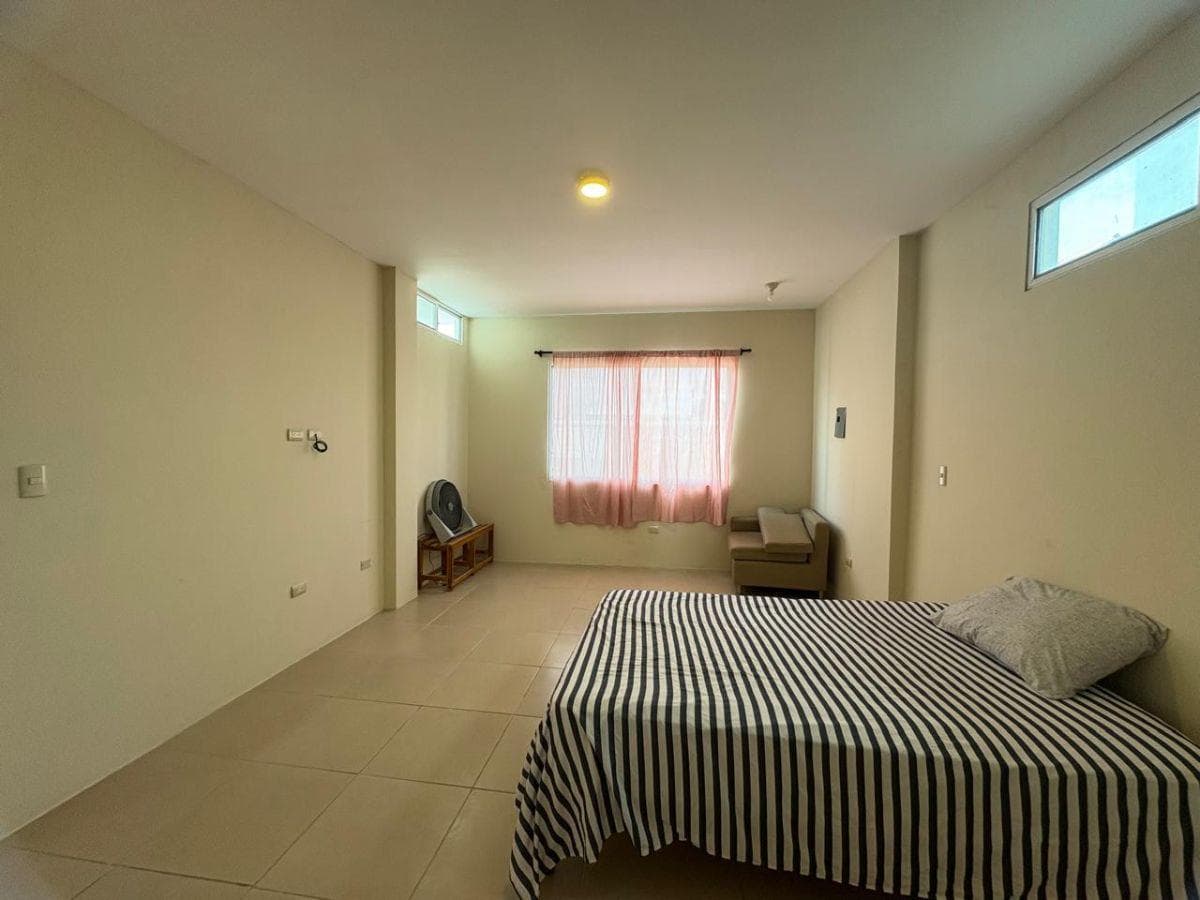 Casa con 6 Habitaciones de 180 m² en Venta en Sur de Playas, Guayas — imagen 5