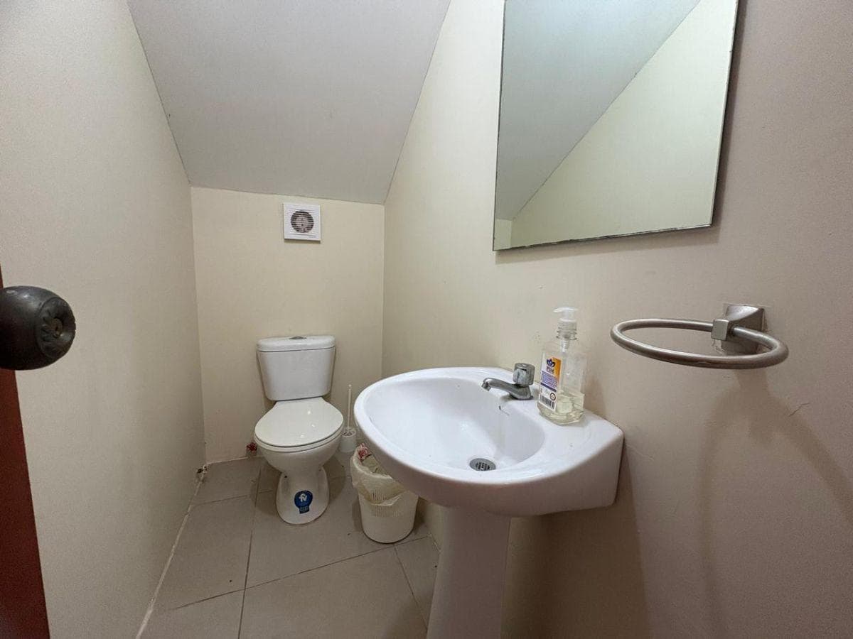 Casa con 6 Habitaciones de 180 m² en Venta en Sur de Playas, Guayas — imagen 3