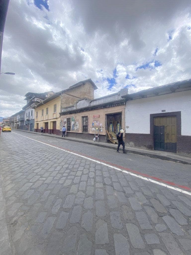 Propiedad en Venta con 305 m² de Terreno en El Centro Histórico de Cuenca Ec. Azuay — imagen 9