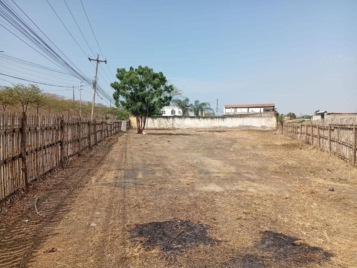 Terreno Esquinero de Venta Via Portoviejo, Manabí — imagen 1