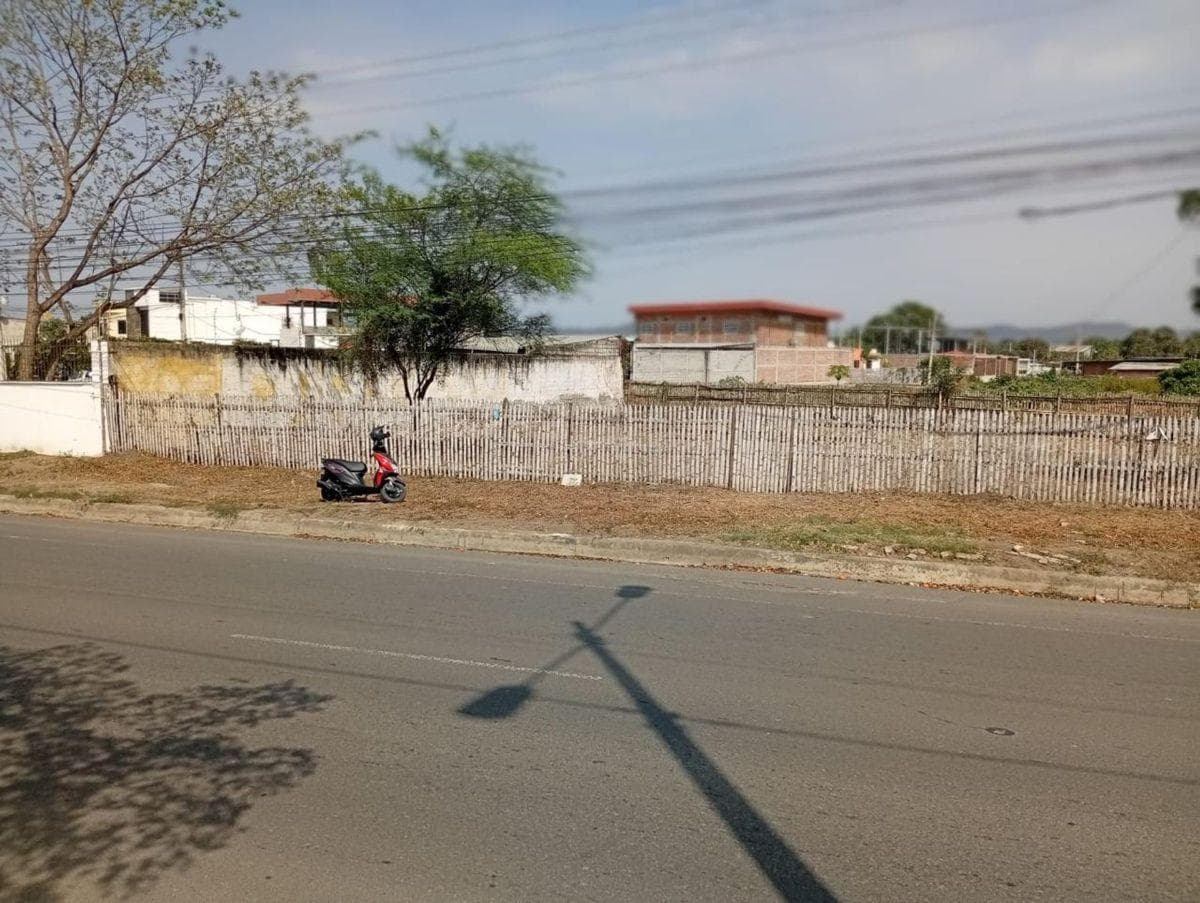 Terreno Esquinero de Venta Via Portoviejo, Manabí — imagen 3