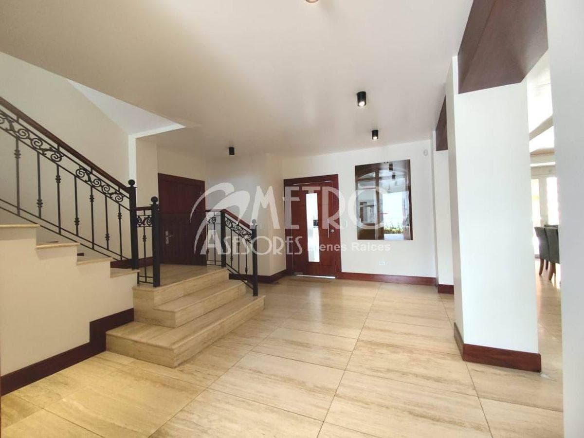 Casa en Venta 814 m² en Urb. Campo Alegre - Monteserrín — imagen 10