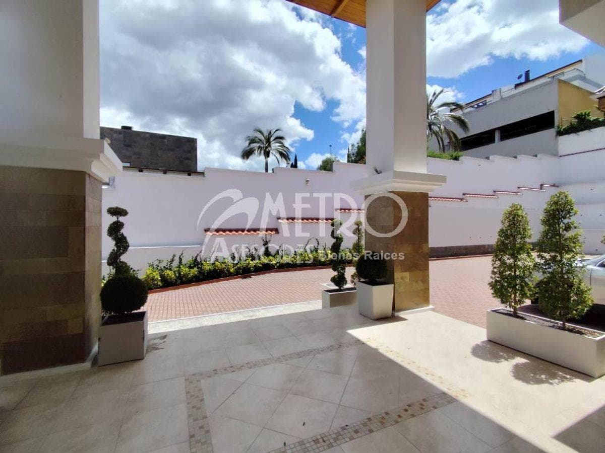 Casa en Venta 814 m² en Urb. Campo Alegre - Monteserrín — imagen 6