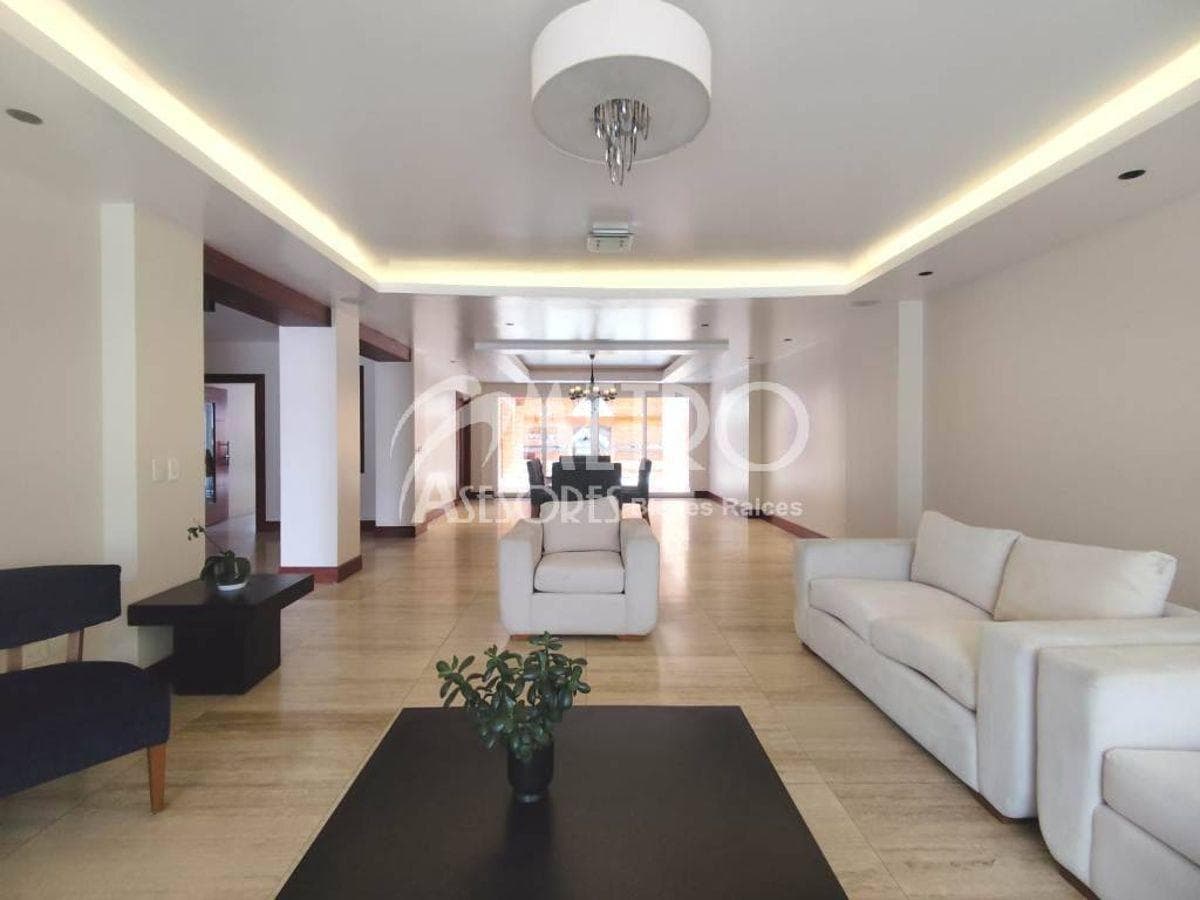 Casa en Venta 814 m² en Urb. Campo Alegre - Monteserrín — imagen 5