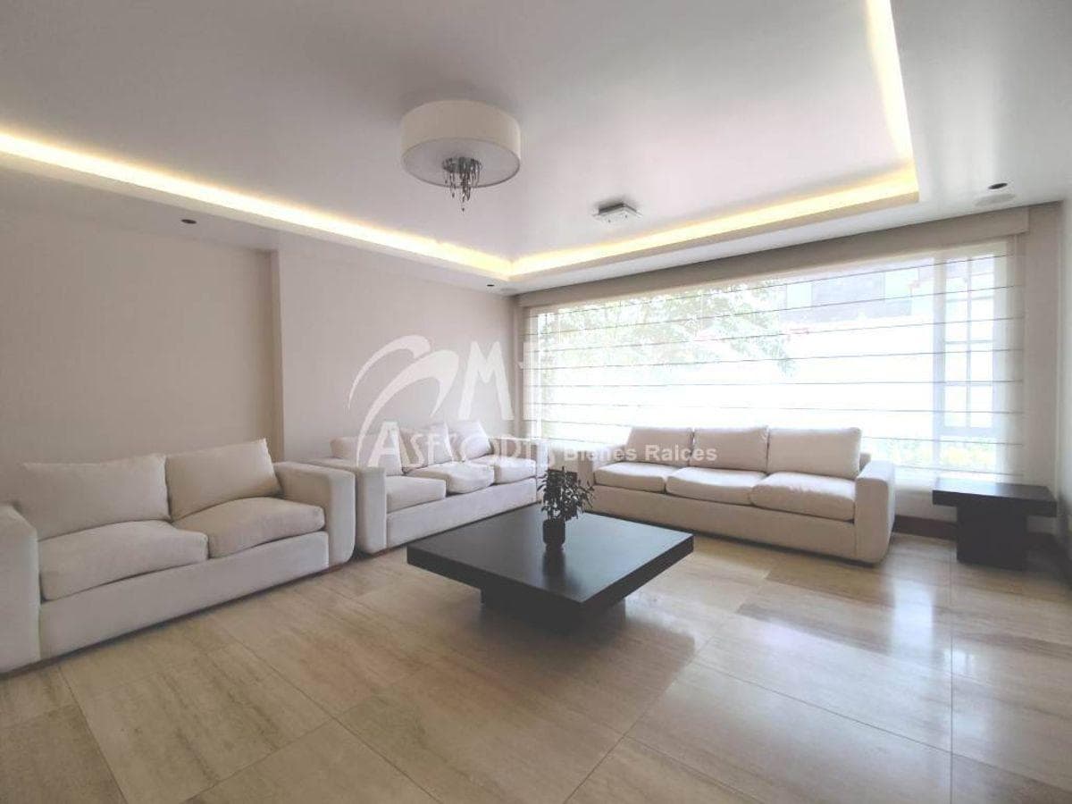 Casa en Venta 814 m² en Urb. Campo Alegre - Monteserrín — imagen 2