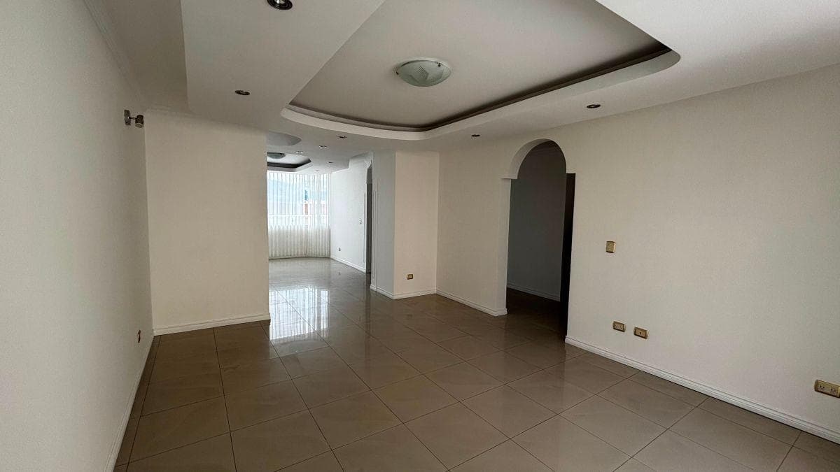 Casa en Venta en Cumbayá – Urbanización Vista Hermosa — imagen 8