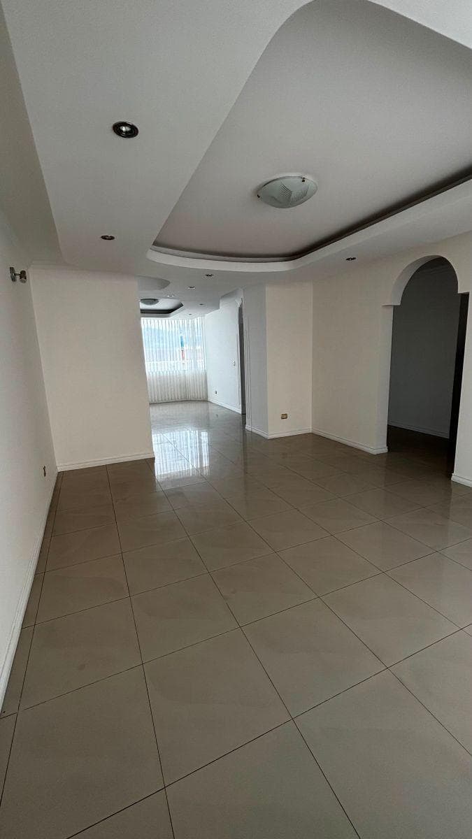 Casa en Venta en Cumbayá – Urbanización Vista Hermosa — imagen 2