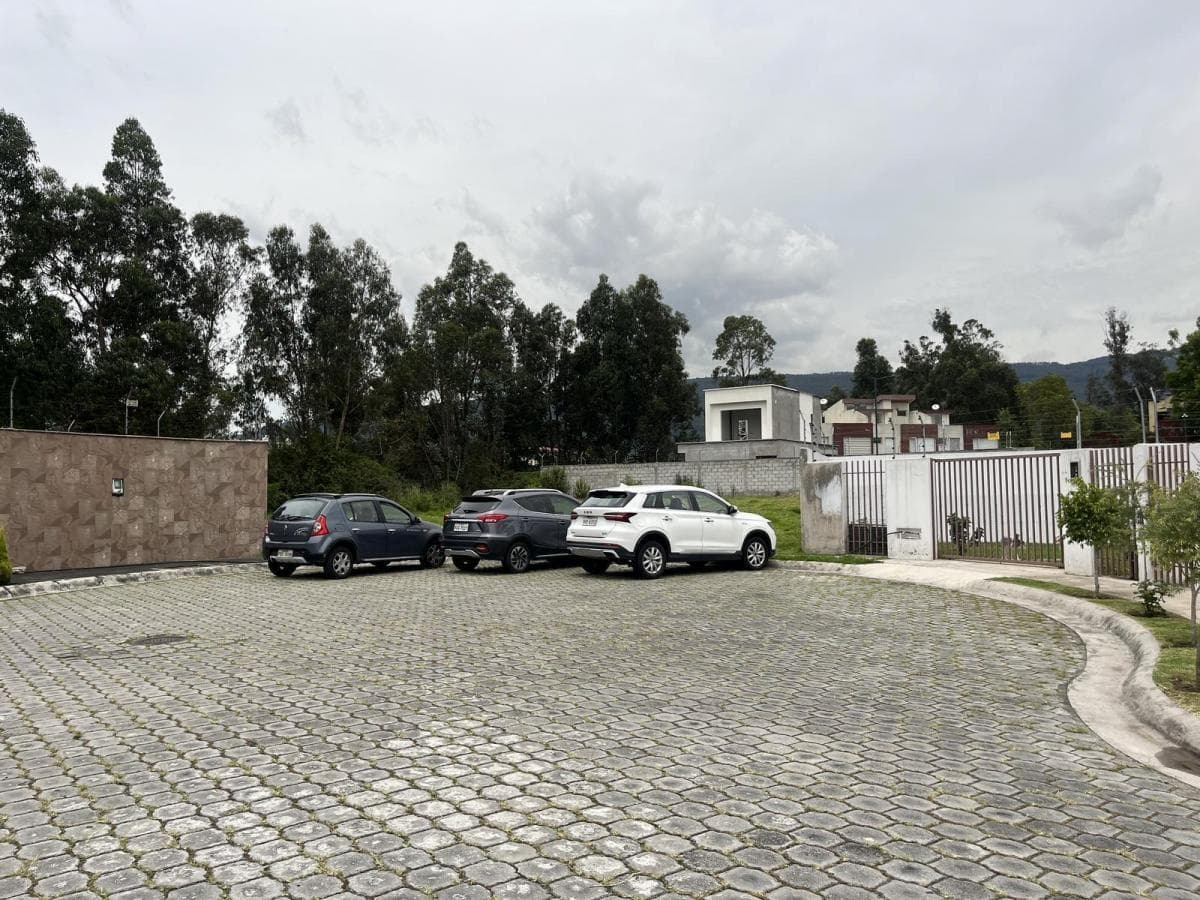 Oc - Sector Conocoto en Venta Terreno en Urbanización 557,38 m² — imagen 8
