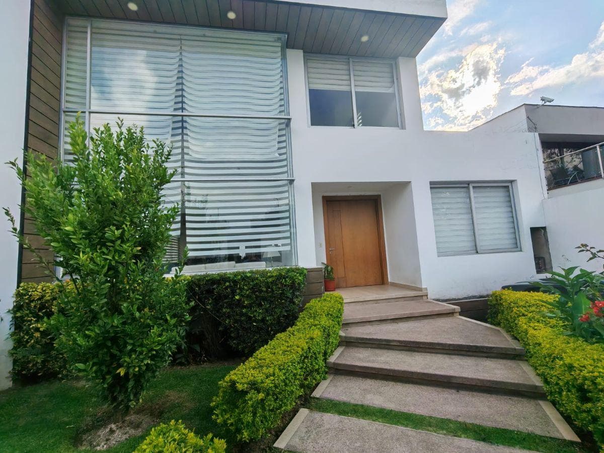 Vendo Espectacular Casa de Lujo en Cumbayá – Sector La Primavera 2 — imagen 9