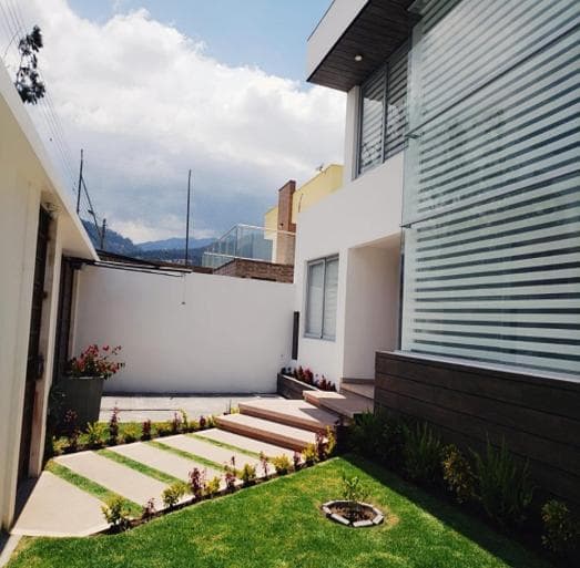 Vendo Espectacular Casa de Lujo en Cumbayá – Sector La Primavera 2 — imagen 8