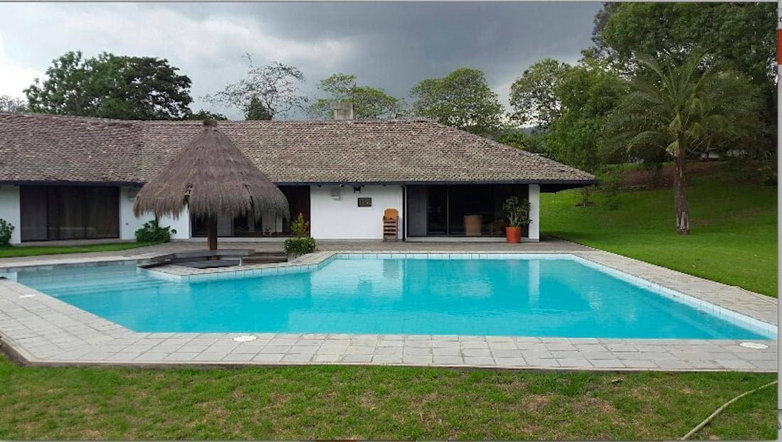 Cumbaya. Casa - Terreno. Muy Buena Ubicacion. Ideal Para Constructores — imagen 7