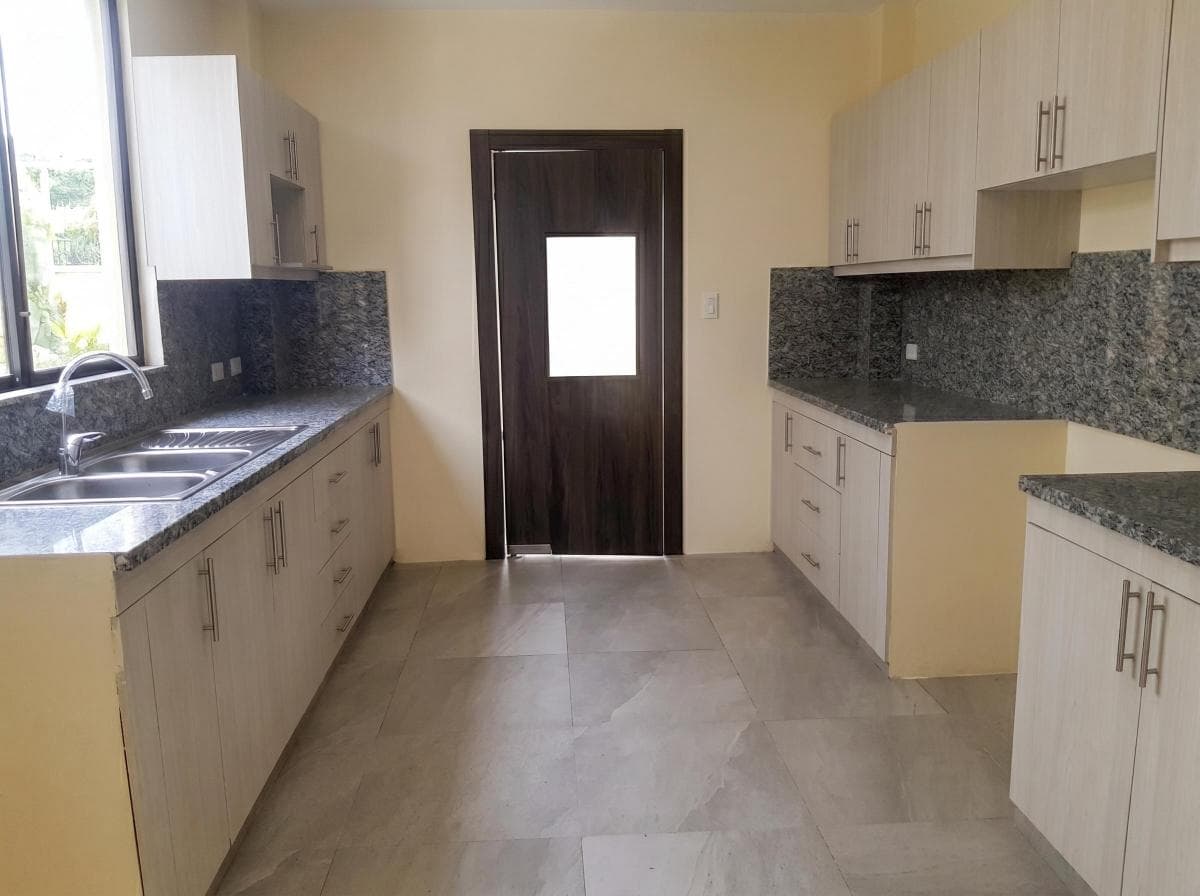 Casa en Venta, 4 Dorm., por Entregar de Estreno - Urb. Portón del Río, Av León Febres Cordero, Guayas — imagen 8