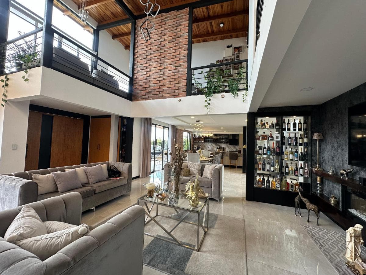 Casa en Venta 350 Mtrs Habitable, Lote 2400 Mtrs2 en Pifo, Urbanización — imagen 10
