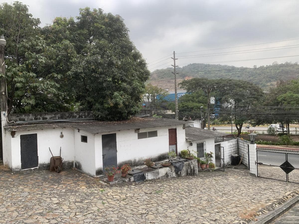 Propiedad de 3500 m Cuadrados en Venta en Ceibos Av del Bombero, Guayas — imagen 9