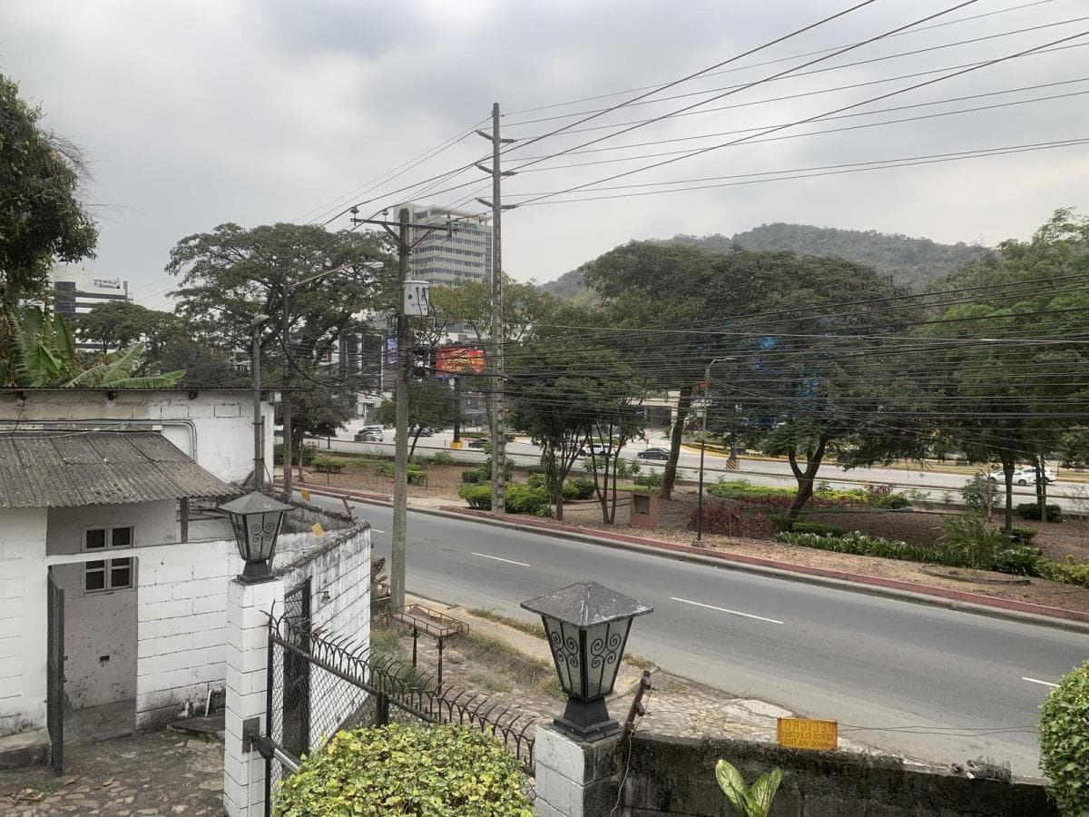 Propiedad de 3500 m Cuadrados en Venta en Ceibos Av del Bombero, Guayas — imagen 8
