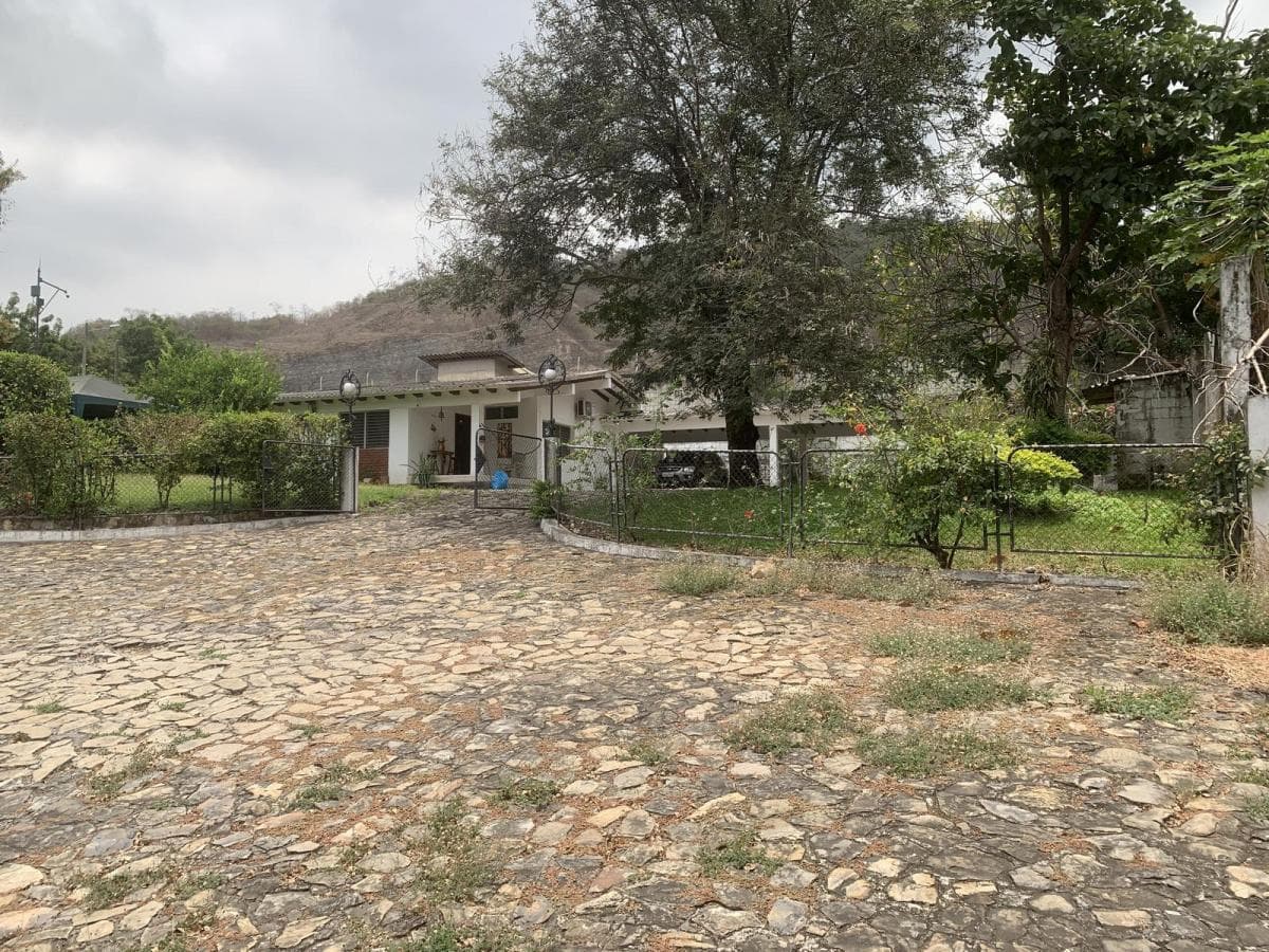 Propiedad de 3500 m Cuadrados en Venta en Ceibos Av del Bombero, Guayas — imagen 6