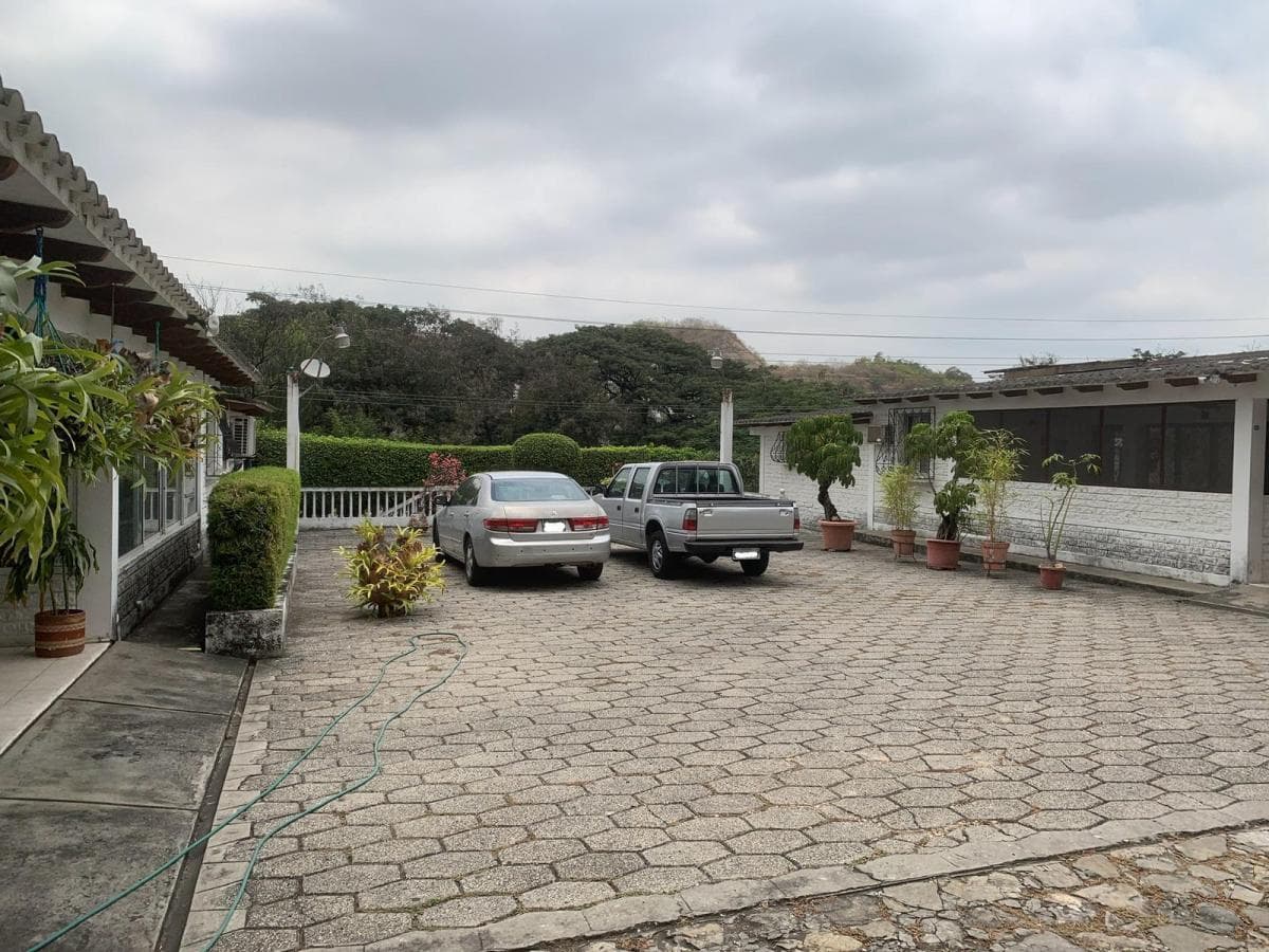 Propiedad de 3500 m Cuadrados en Venta en Ceibos Av del Bombero, Guayas — imagen 3