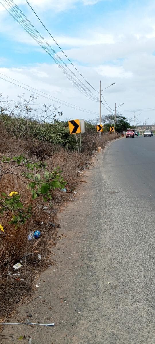 Terreno Comercial en Montecristi, Manabí — imagen 3