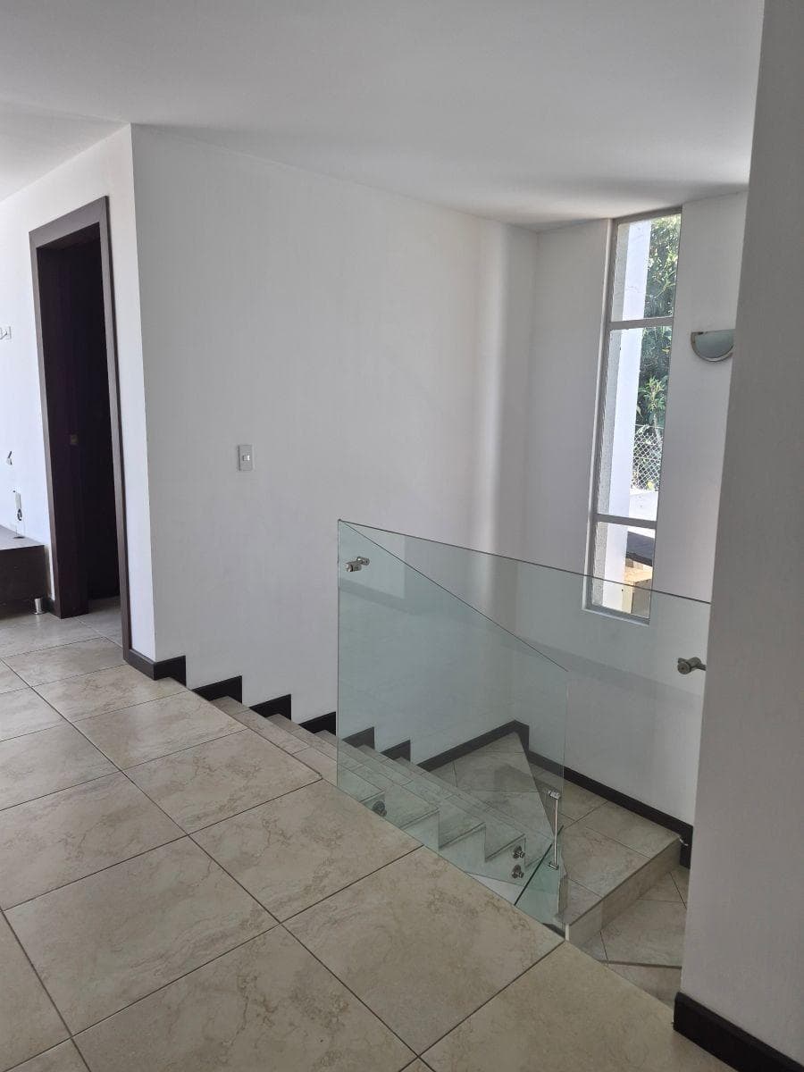 Casa de 280 m² con 3 Dorm. en Venta en Tumbaco Dentro de Conjunto — imagen 2