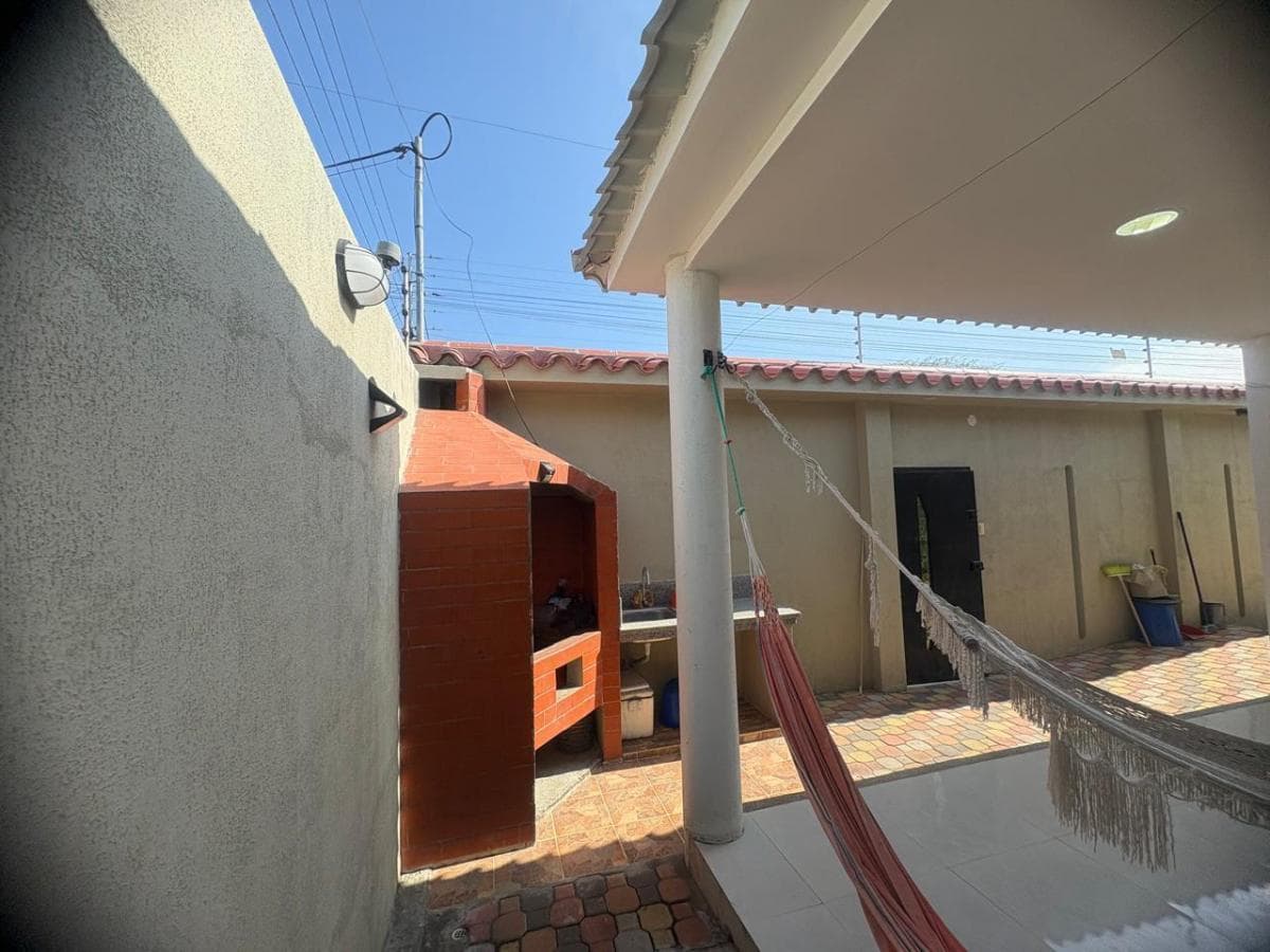Casa 3 Recámaras en Venta, 264 m² de Terreno Sur de Playas, Lotiz. Marina Beach con Salida Al Mar, Guayas — imagen 4