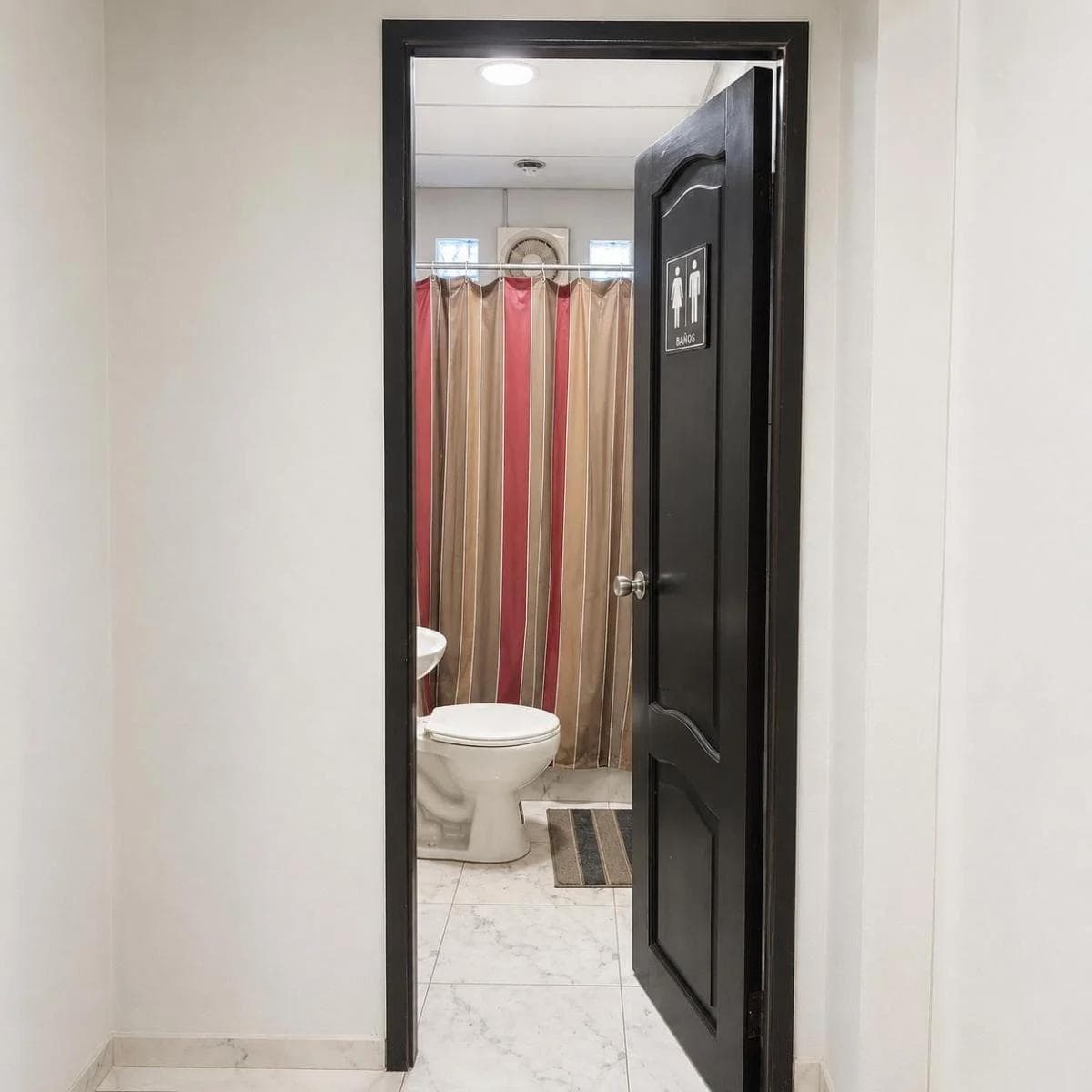 En Venta | Casa Esquinera de Una Planta Junto a Parque | Alborada XIII Etapa, Guayas — imagen 7
