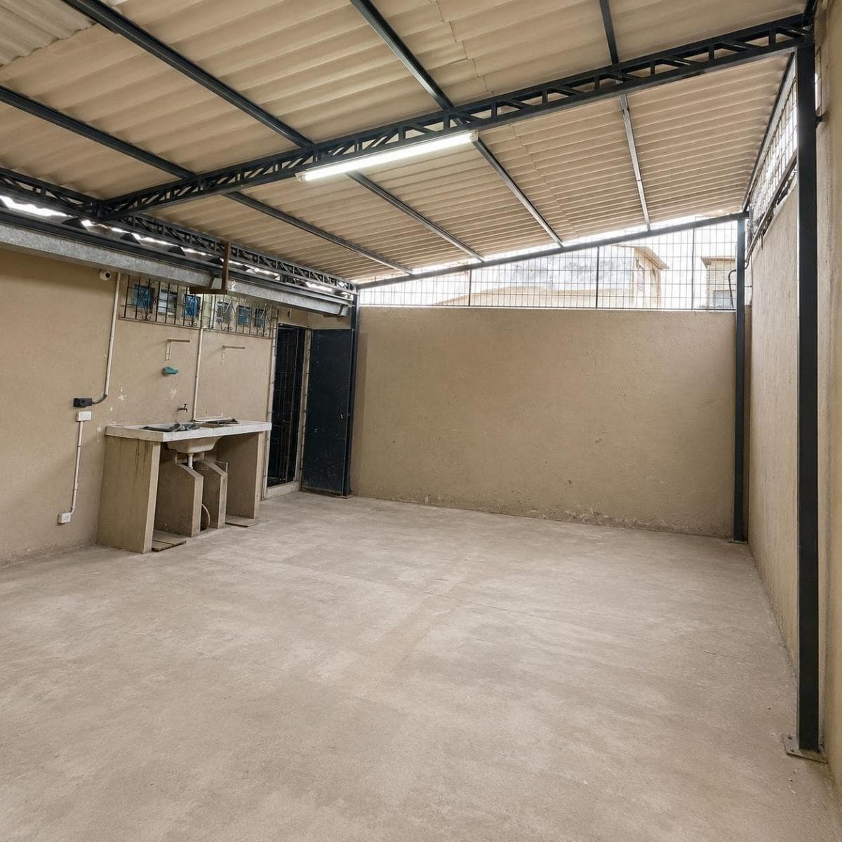 En Venta | Casa Esquinera de Una Planta Junto a Parque | Alborada XIII Etapa, Guayas — imagen 2