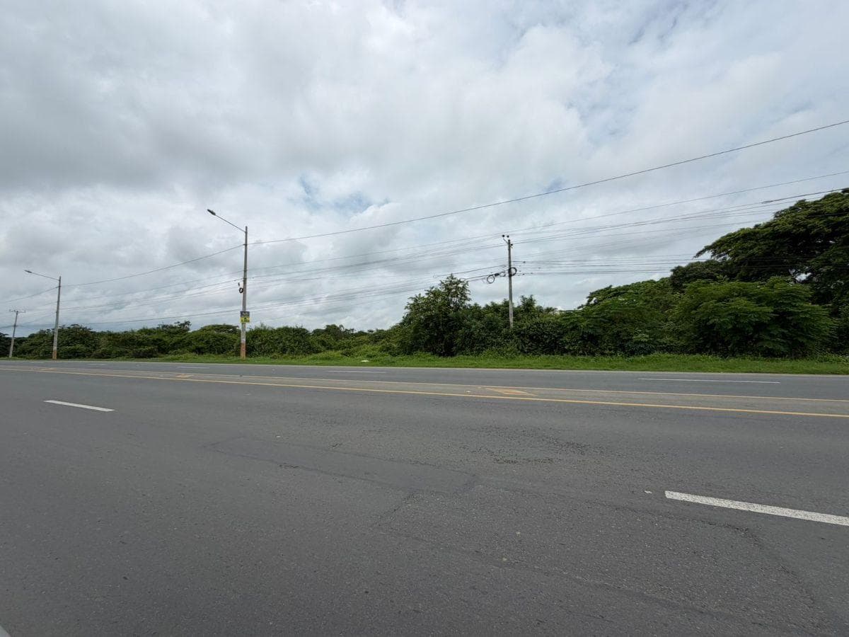Terreno Industrial en Venta 12.400 m² - Lomas de Sargentillo - Guayas, Guayas — imagen 3