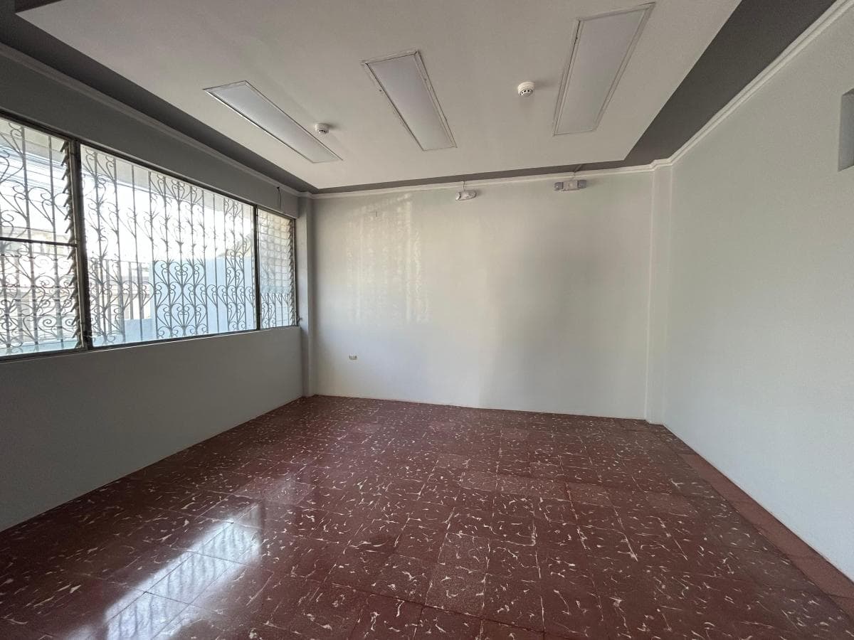 Alquilo/ Vendo Casa Amplia Planta Baja en La Ciudadela Bolivariana, Guayas — imagen 1