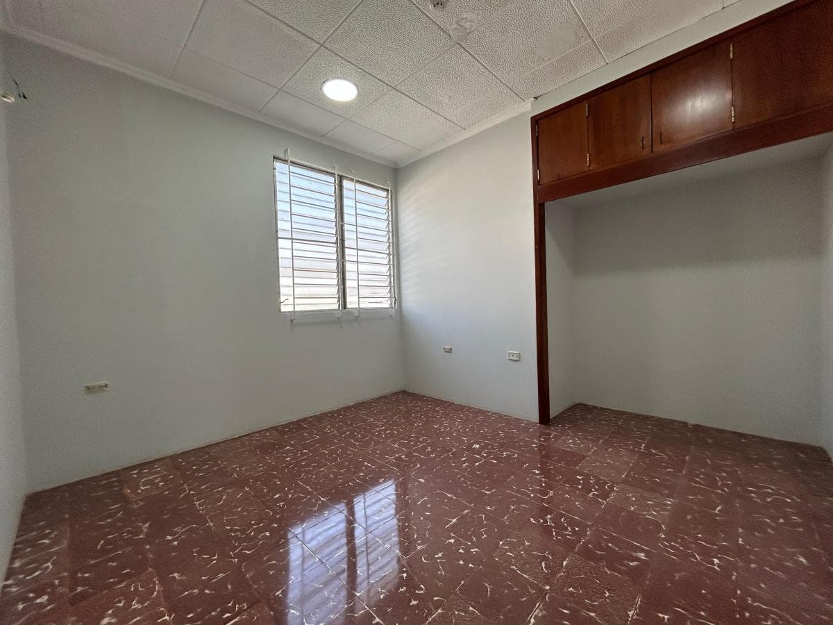 Alquilo/ Vendo Casa Amplia Planta Baja en La Ciudadela Bolivariana, Guayas — imagen 5